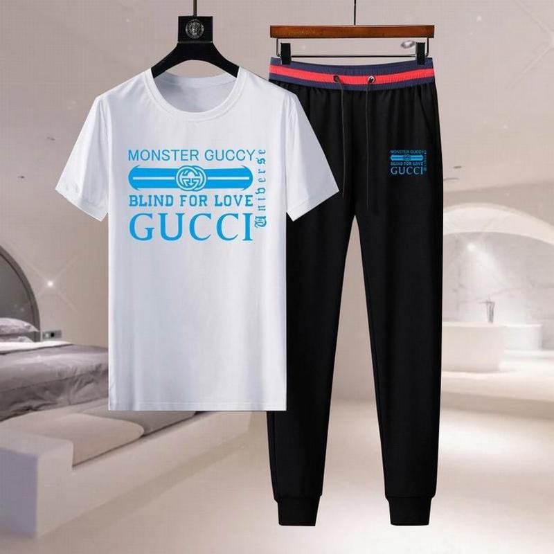 Gucci Men's Suits 693